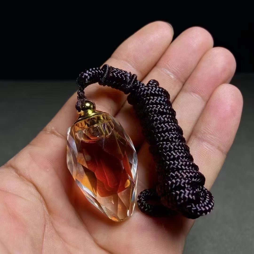 agarwood essential oil necklace pendant